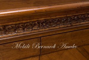 Classic sideboard, Italian production in walnut wood with inlaid doors