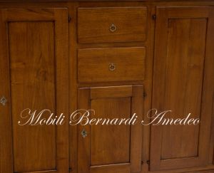 Credenza classica stile arte povera costruita artigianalmente in legno massello di noce