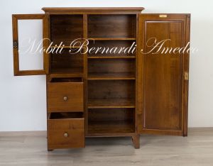 Credenza dispensa da cucina realizzata in legno massello di noce stile classico