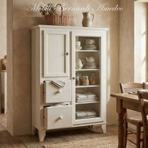 Mobile da cucina dispensa con ante e cassetti costruito in legno con finitura laccata colore bianco
