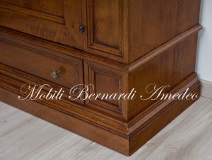 Armadietto dispensa realizzato artigianalmente in legno massiccio di noce