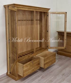 Showcase for rifles made of solid walnut wood, classic style, light color finish
