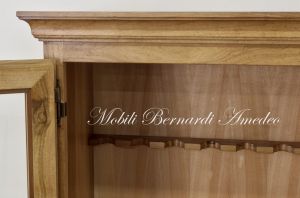 Showcase for rifles made of solid walnut wood, classic style, light color finish