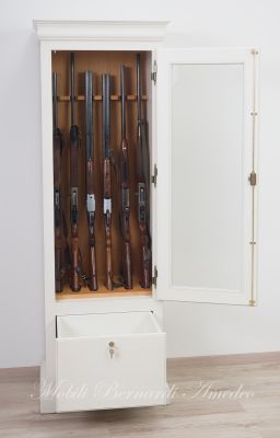 Fuciliera in legno massello stile classico con 1 anta con vetro e finitura colore bianco anticato
