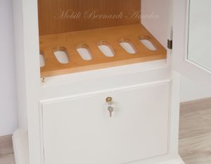 Fuciliera in legno massello stile classico con 1 anta con vetro e finitura colore bianco anticato