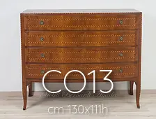 Grande cassettone stile classico in noce massello con intarsi