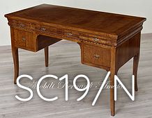 Scrivania classica in noce 5 cassetti 130x65 cm Scrivania classica in noce 5 cassetti 130x65 cm