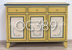 Credenza 3 ante in legno massello laccata a mano e decorata