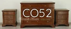 Cassettone e comodini in legno massello di noce stile classico