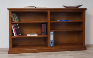 Libreria stile classico in legno di noce bassa con ripiani spostabili