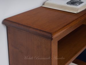 Libreria stile classico in legno di noce bassa con ripiani spostabili