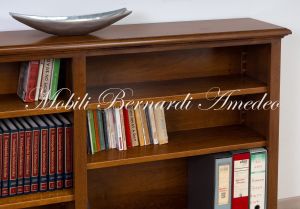 Libreria stile classico in legno di noce bassa con ripiani spostabili