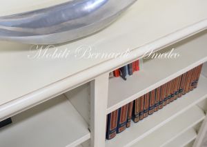 Mobile libreria con ripiani spostabili realizzata artigianalmente e laccata bianco