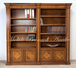 Libreria stile classico da soggiorno o ufficio in noce massello intarsiata in legno di ulivo