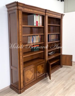 Libreria stile classico da soggiorno o ufficio in noce massello intarsiata in legno di ulivo