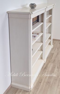 Libreria bassa a giorno in legno massiccio stile classico da soggiorno o studio con finitura laccata bianco