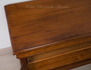 Credenza bassa da soggiorno in legno massiccio stile classico per Tv