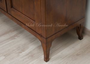 Credenza bassa in stile classico costruita con legno antico di noce nazionale 3 ante adatta come mobile Tv da soggiorno