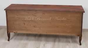 Credenza bassa in stile classico costruita con legno antico di noce nazionale 3 ante adatta come mobile Tv da soggiorno