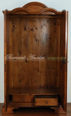 Armadietto antico restaurato costruito in legno massello di ciliegio stile Biedermeier
