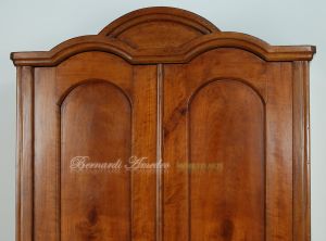 Armadietto antico restaurato costruito in legno massello di ciliegio stile Biedermeier