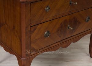 Antique restored cherry chest of drawers with 2 drawers
