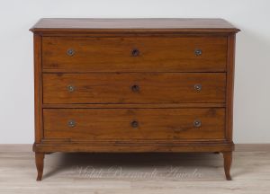 Restored antique chest of drawers in walnut wood with 3 lockable drawers