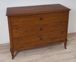 Restored antique chest of drawers in walnut wood with 3 lockable drawers