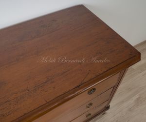 Restored antique chest of drawers in walnut wood with 3 lockable drawers