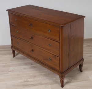 Restored antique chest of drawers in walnut wood with 3 lockable drawers