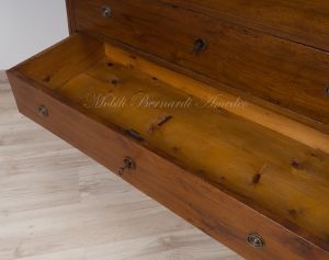 Restored antique chest of drawers in walnut wood with 3 lockable drawers