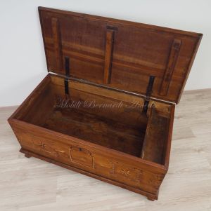 Cassapanca antica restaurata in legno di ciliegio con intarsi originali