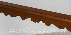 Riproduzione in stile barocco di una panca in legno massello del 1700