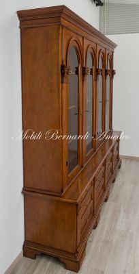 Libreria da studio realizzata in legno massiccio stile classico con 4 ante ad arco e basamento con cassetti