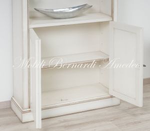 Piccola libreria da camera o studio in legno con finitura colorata