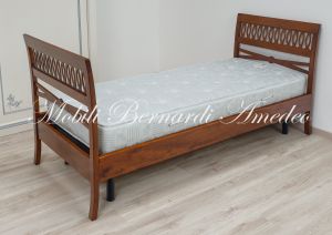 Letto singolo in legno stile classico completo di rete e materasso prezzo scontato