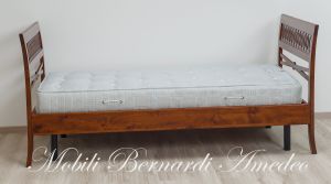Letto singolo in legno stile classico completo di rete e materasso prezzo scontato