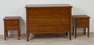 Cassettone e comodini in legno massello di noce con intarsio stile arte povera