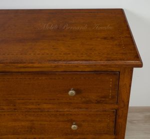 Cassettone e comodini in legno massello di noce con intarsio stile arte povera