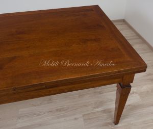 Tavolo stile classico in legno massello allungabile con prolunghe estraibili