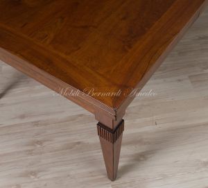 Tavolo stile classico in legno massello allungabile con prolunghe estraibili
