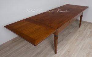 Tavolo stile classico in legno massello allungabile con prolunghe estraibili