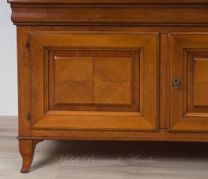 Mobile porta Tv lungo 160 cm da soggiorno stile classico con 3 ante in legno massello di noce