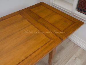 Tavolo da pranzo allungabile in legno di noce stile classico in vendita a prezzo scontato
