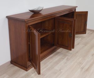 Credenza classica costruita in noce massello con 4 ante in svendita