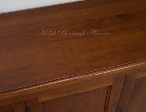 Credenza classica costruita in noce massello con 4 ante in svendita