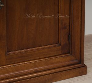 Credenza classica costruita in noce massello con 4 ante in svendita