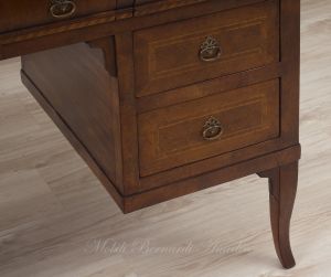 Scrivania stile classico costruita in legno antico di ciliegio e abete in svendita - dettaglio dei cassetti