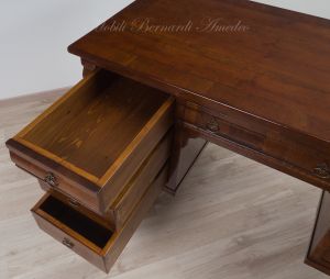 Scrivania stile classico costruita in legno antico di ciliegio e abete in svendita - dettaglio dei cassetti