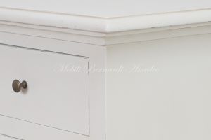 Settimanale in legno laccato bianco - dettaglio dei cassetti
